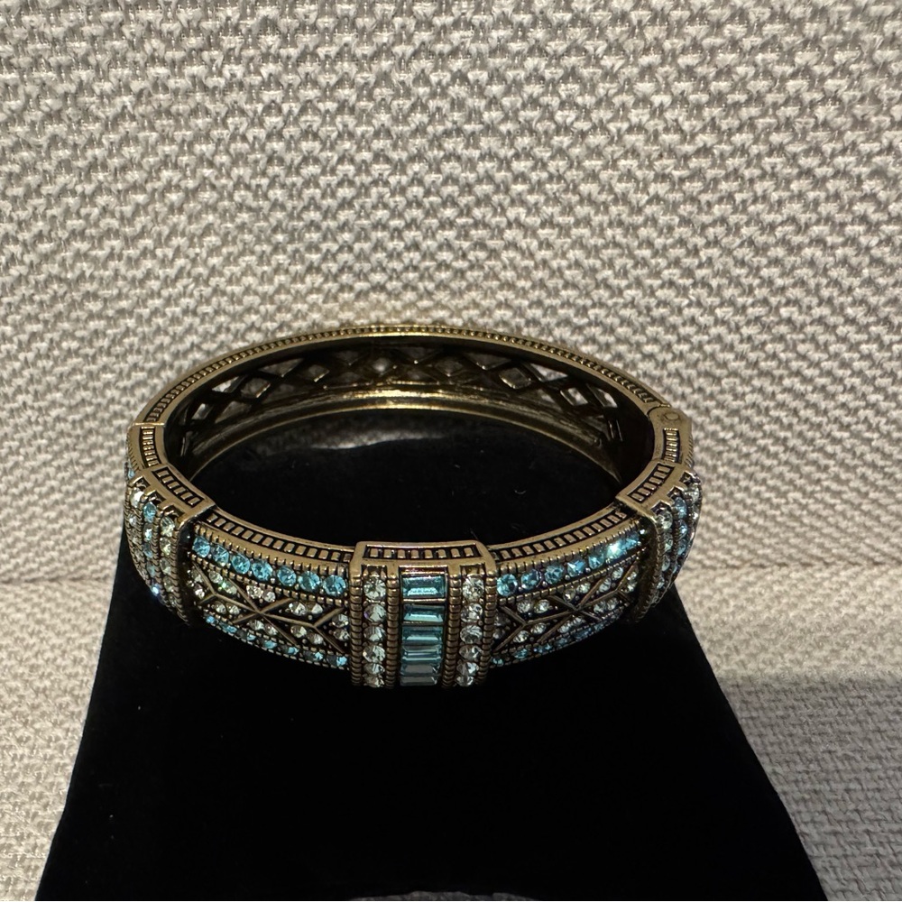 Heidi Daus Caribbean Blue Swarovski Crystal Rhinestone Hinged Bangle Bracelet - Picture 4 of 10